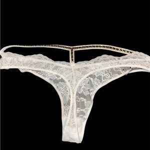 VICTORIA'S SECRET IVORY LACE CHAIN RHINESTONE SHINE STRAP T BACK THONG PANTIES